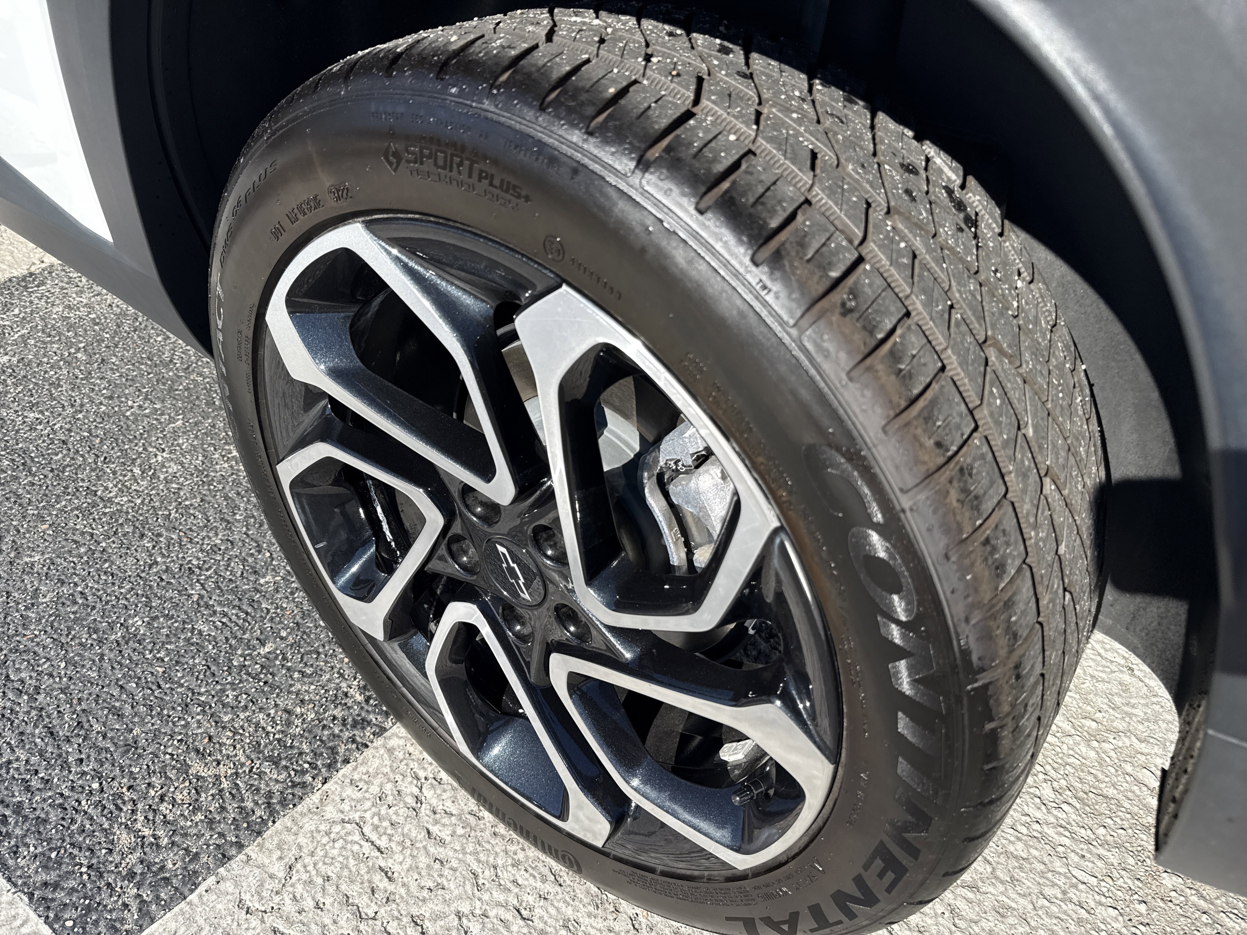 Used 2025 Chevrolet Trax RS w/ Sunroof Package image 8