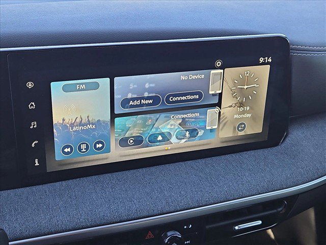 Certified 2025 Nissan Kicks SV w/ SV Premium Package AWD/4WD image 18