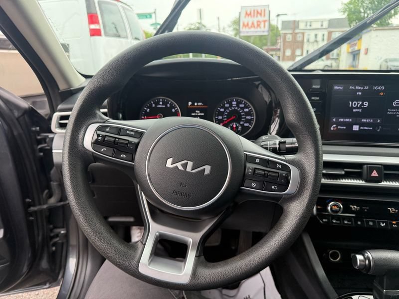 Used 2023 Kia K5 LXS FWD image 18
