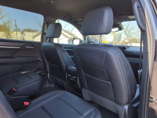 Used 2025 GMC Acadia Elevation w/ Elevation Premium Package image 21