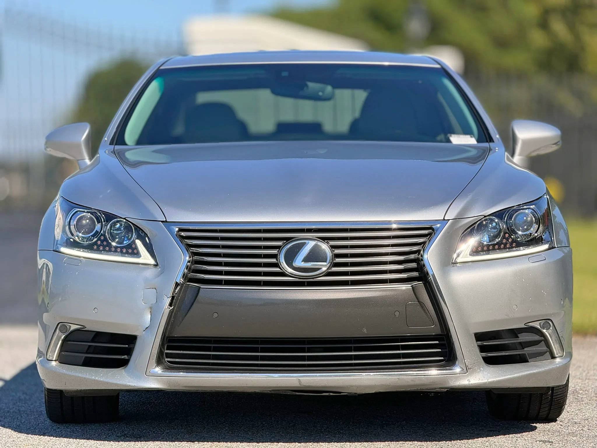 Used 2015 Lexus LS 460 w/ Comfort Package RWD image 3
