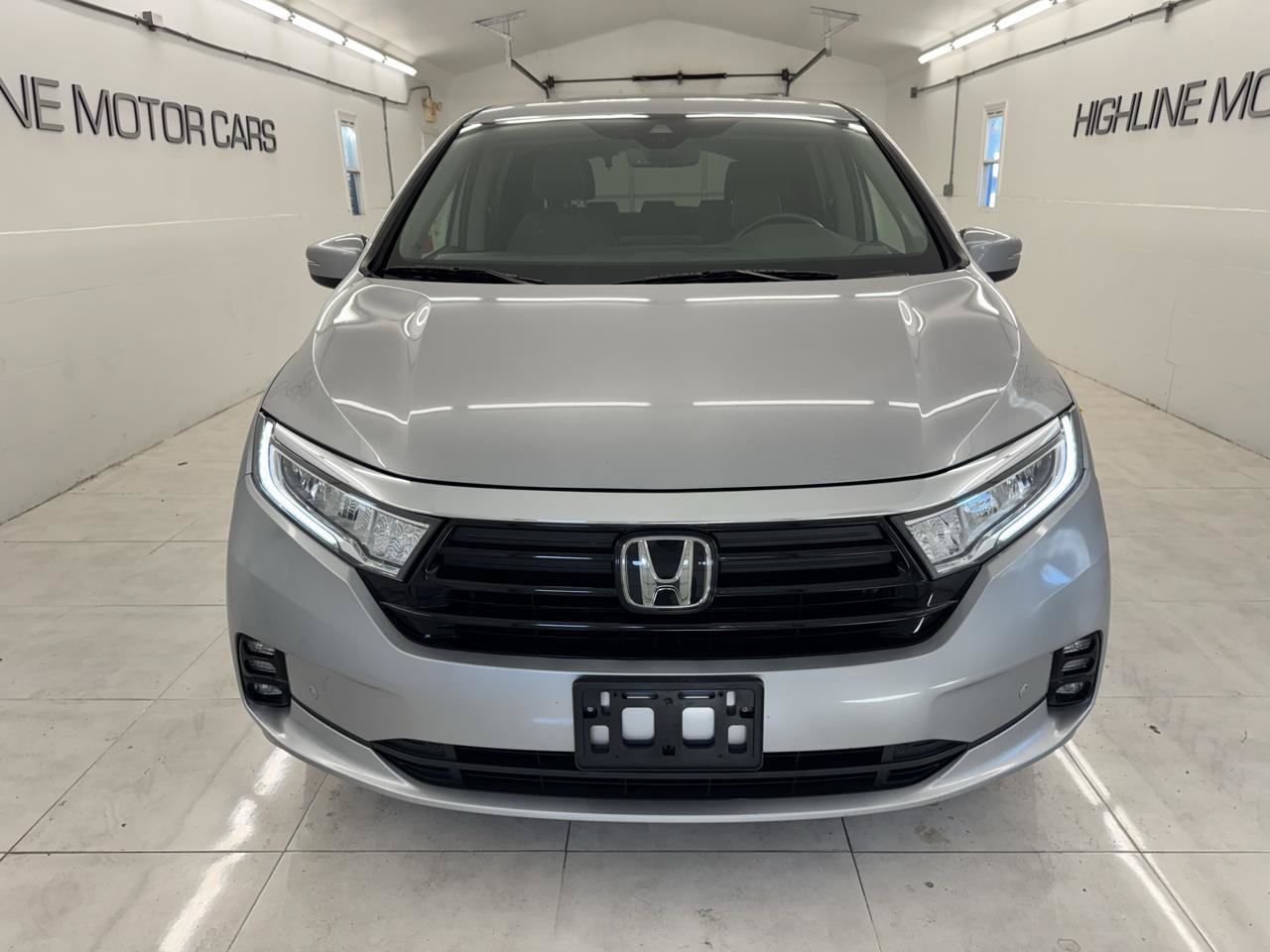 Used 2023 Honda Odyssey Elite image 2