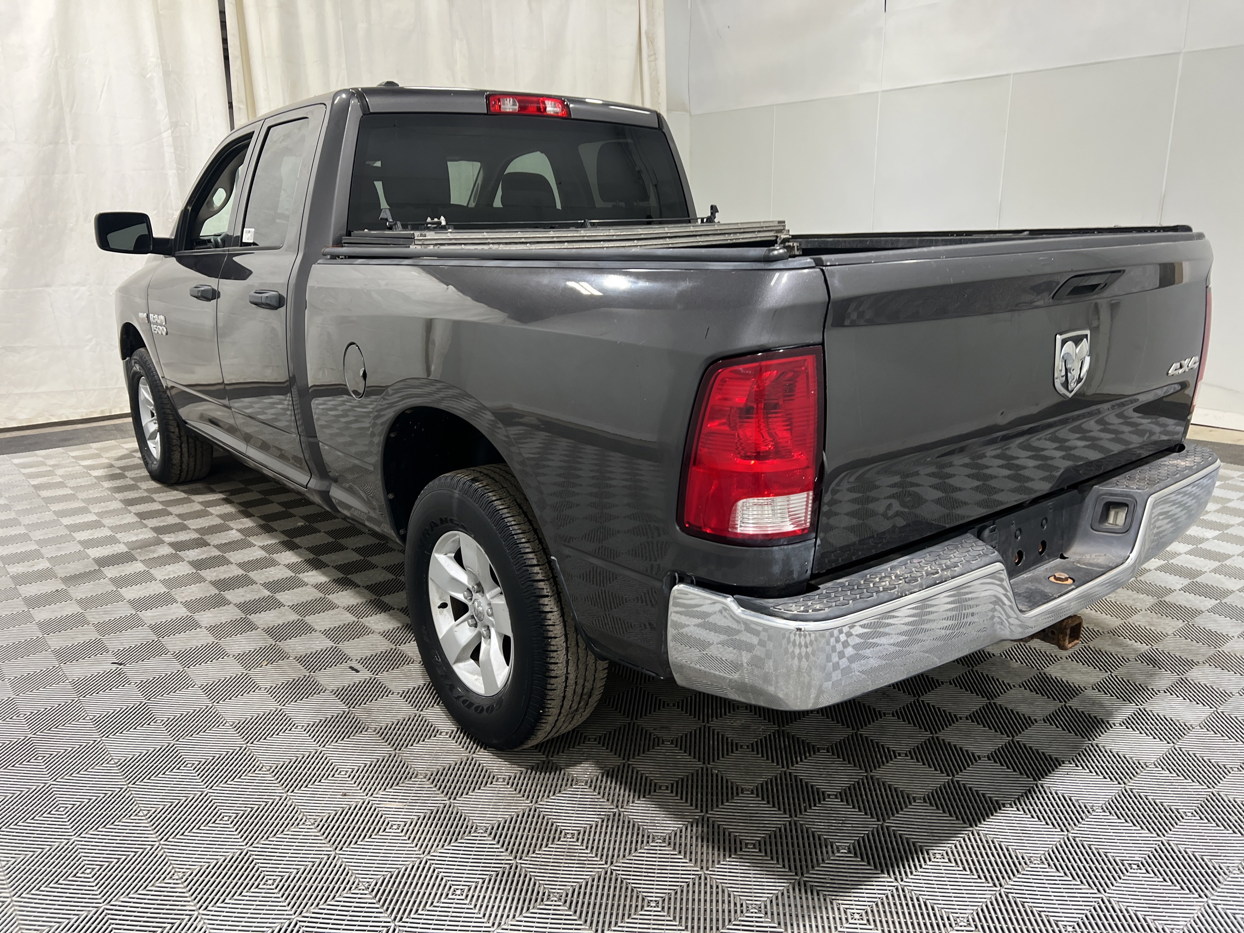 Used 2016 RAM 1500 ST w/ SXT Appearance Group AWD/4WD image 2