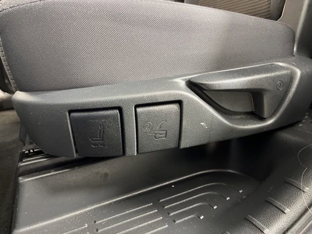 Used 2024 Toyota Highlander LE image 50