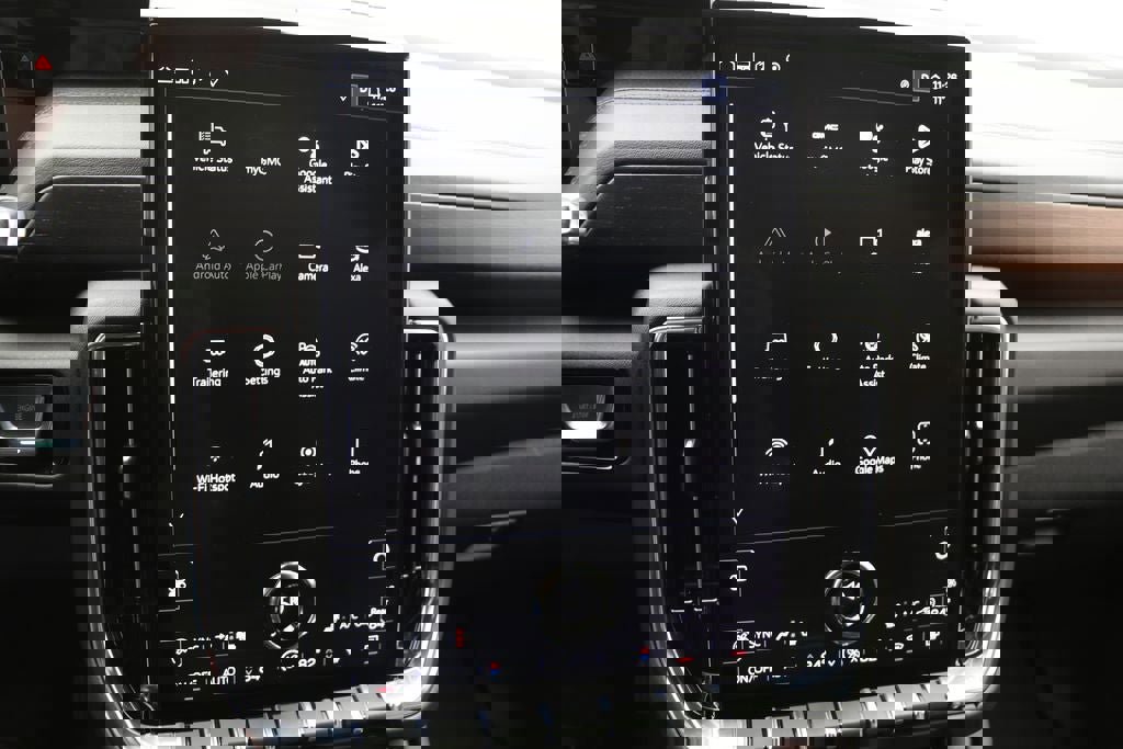 Used 2025 GMC Yukon XL Denali image 23