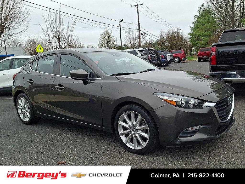 Used 2017 MAZDA MAZDA3 Touring FWD image 3
