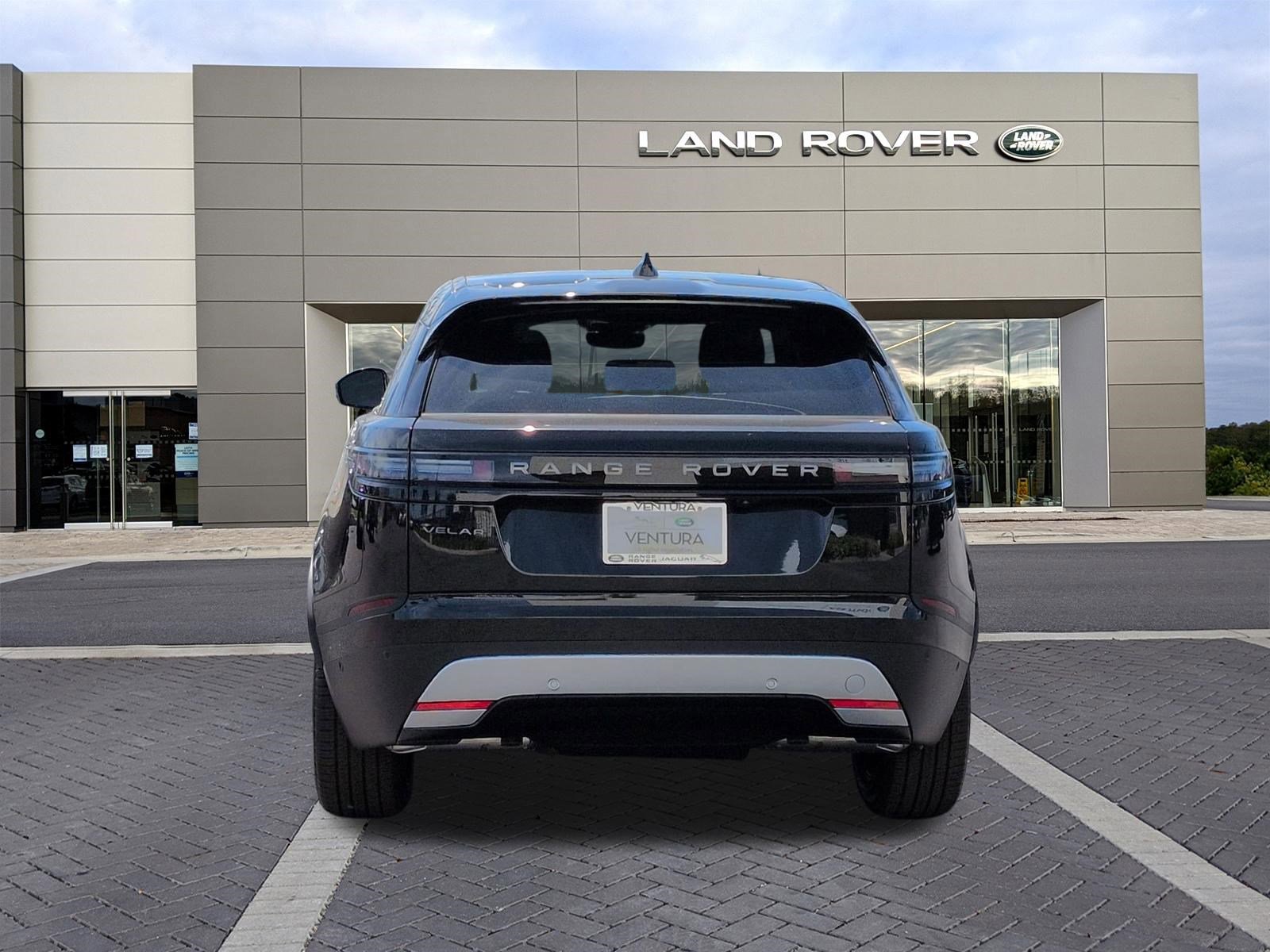 New 2026 Land Rover Range Rover Velar S AWD/4WD image 6