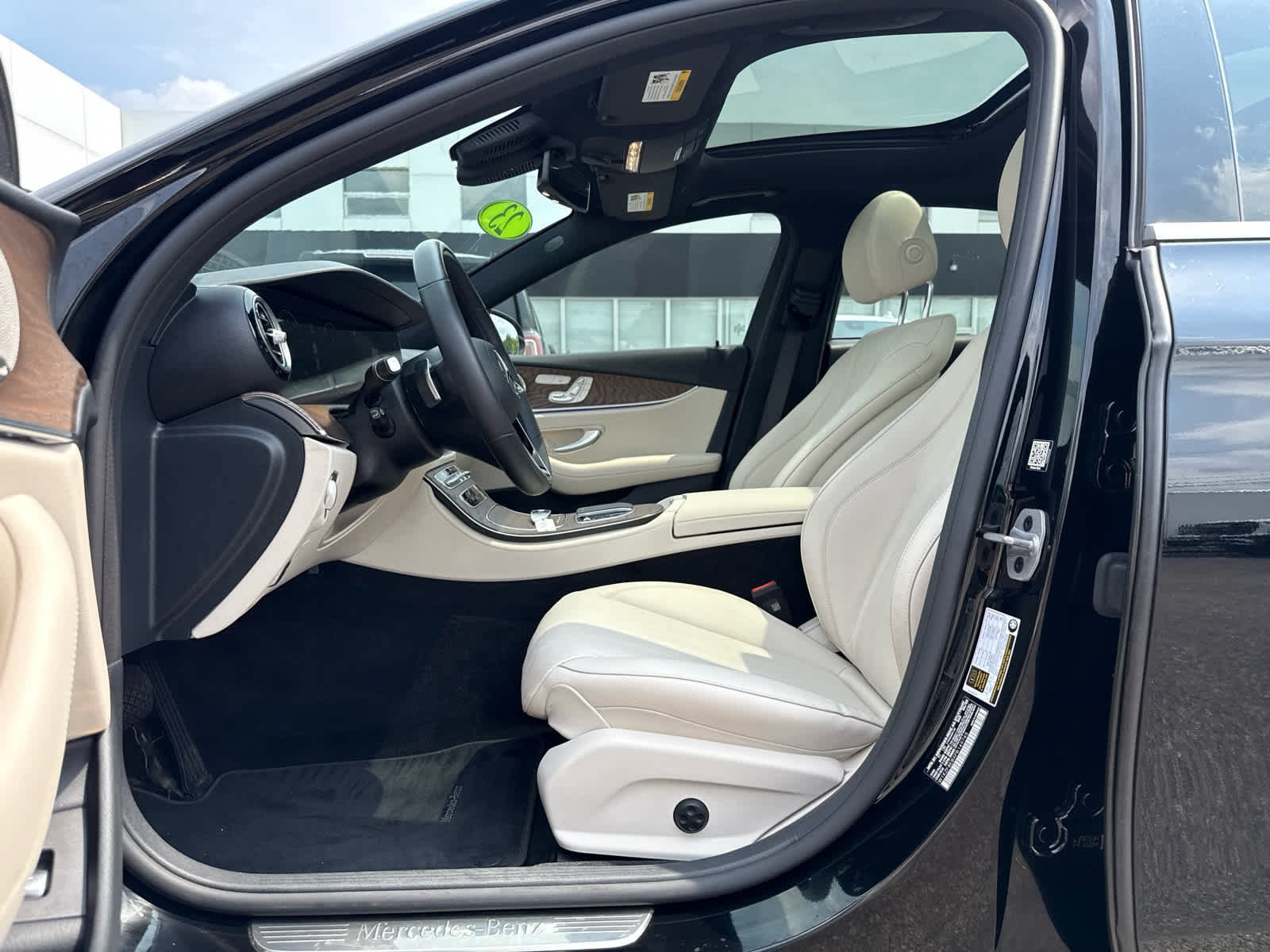 Used 2023 Mercedes-Benz E 350 4MATIC Sedan image 14