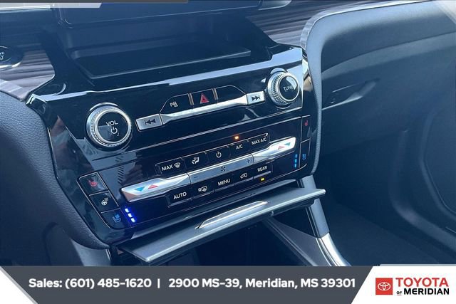 Used 2023 Ford Explorer Limited image 23