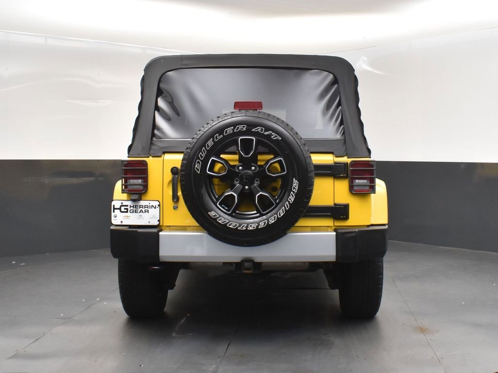 Used 2015 Jeep Wrangler Unlimited Sahara w/ Connectivity Group image 6