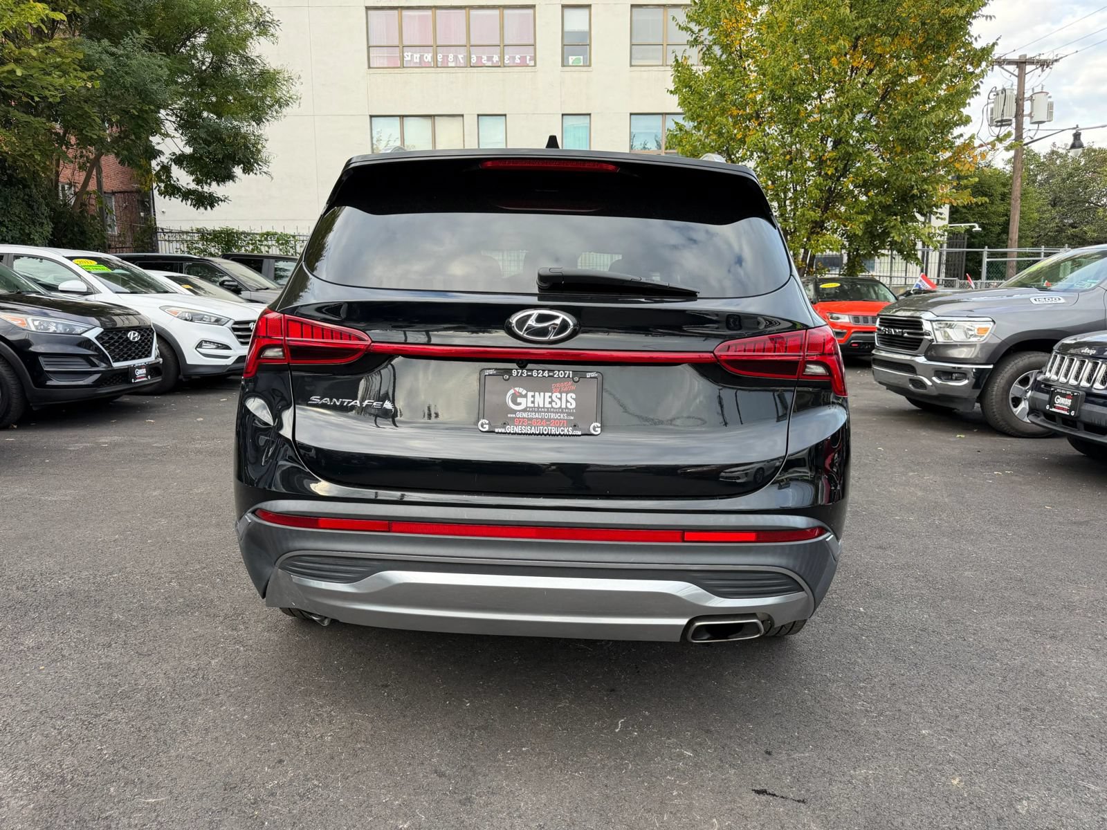 Used 2022 Hyundai Santa Fe SEL w/ Convenience + Premium Package FWD image 9