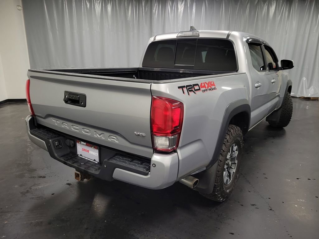Used 2017 Toyota Tacoma TRD Off-Road w/ Premium & Technology Package image 8