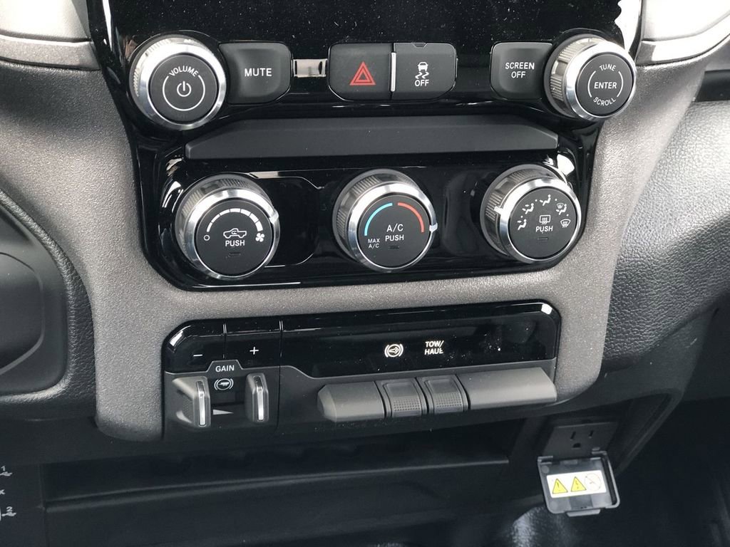 New 2026 RAM 2500 Tradesman w/ Chrome Appearance Group AWD/4WD image 29