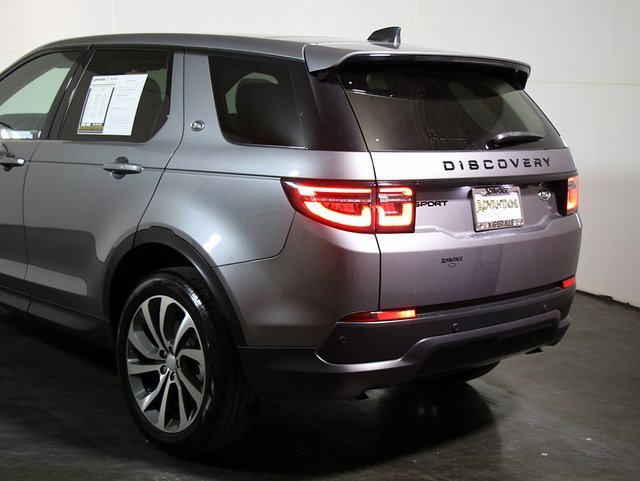 Used 2023 Land Rover Discovery Sport SE image 11