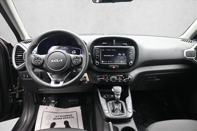 Used 2024 Kia Soul LX w/ Option Group 015 FWD image 21