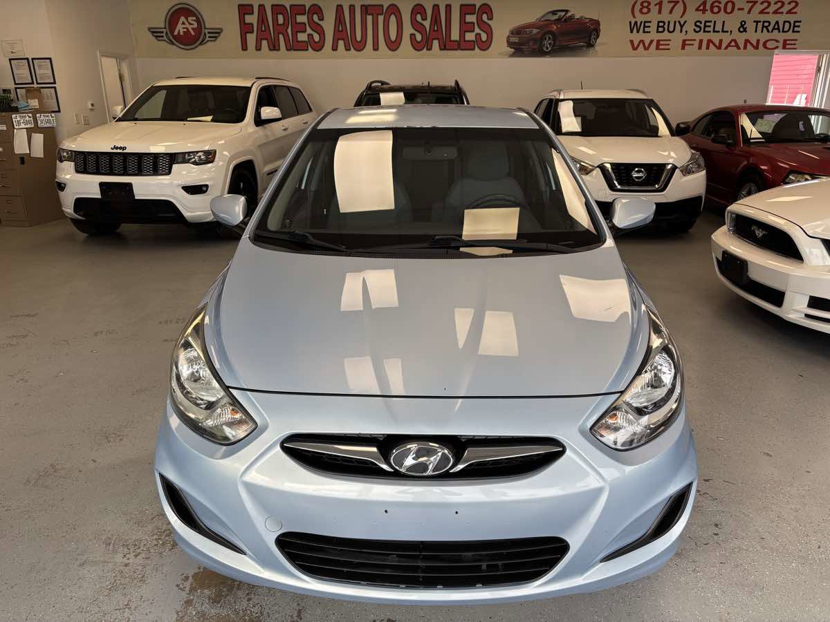Used 2012 Hyundai Accent GS image 1