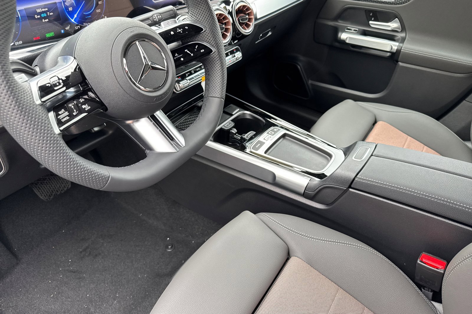 New 2025 Mercedes-Benz EQB 350 4MATIC SUV image 10
