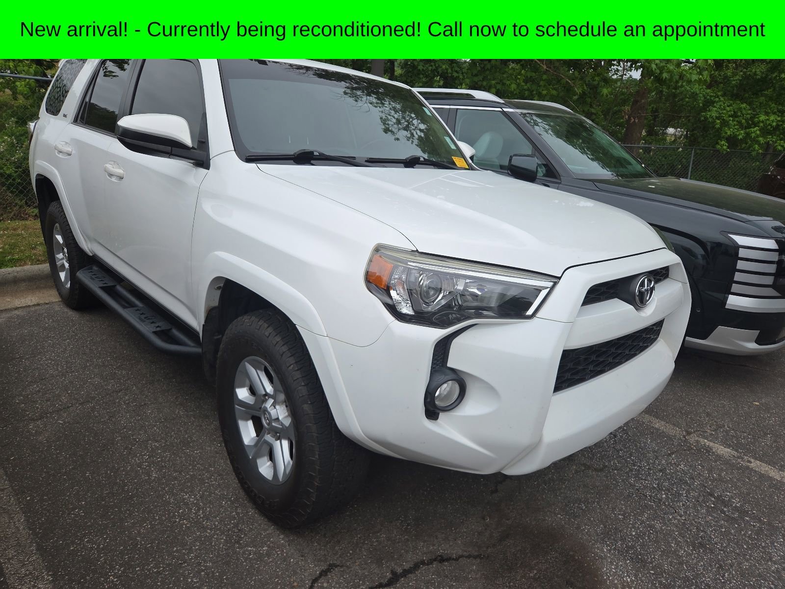 Used 2018 Toyota 4Runner SR5 AWD/4WD image 3