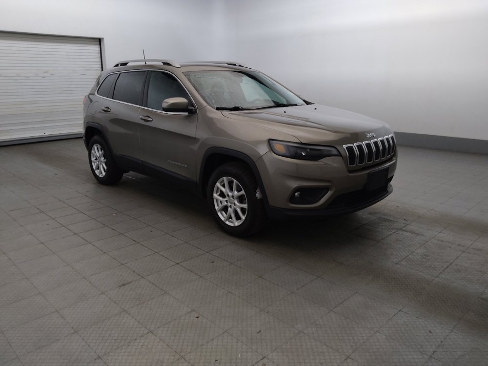 Used 2019 Jeep Cherokee Latitude Plus w/ Cold Weather Group AWD/4WD image 11