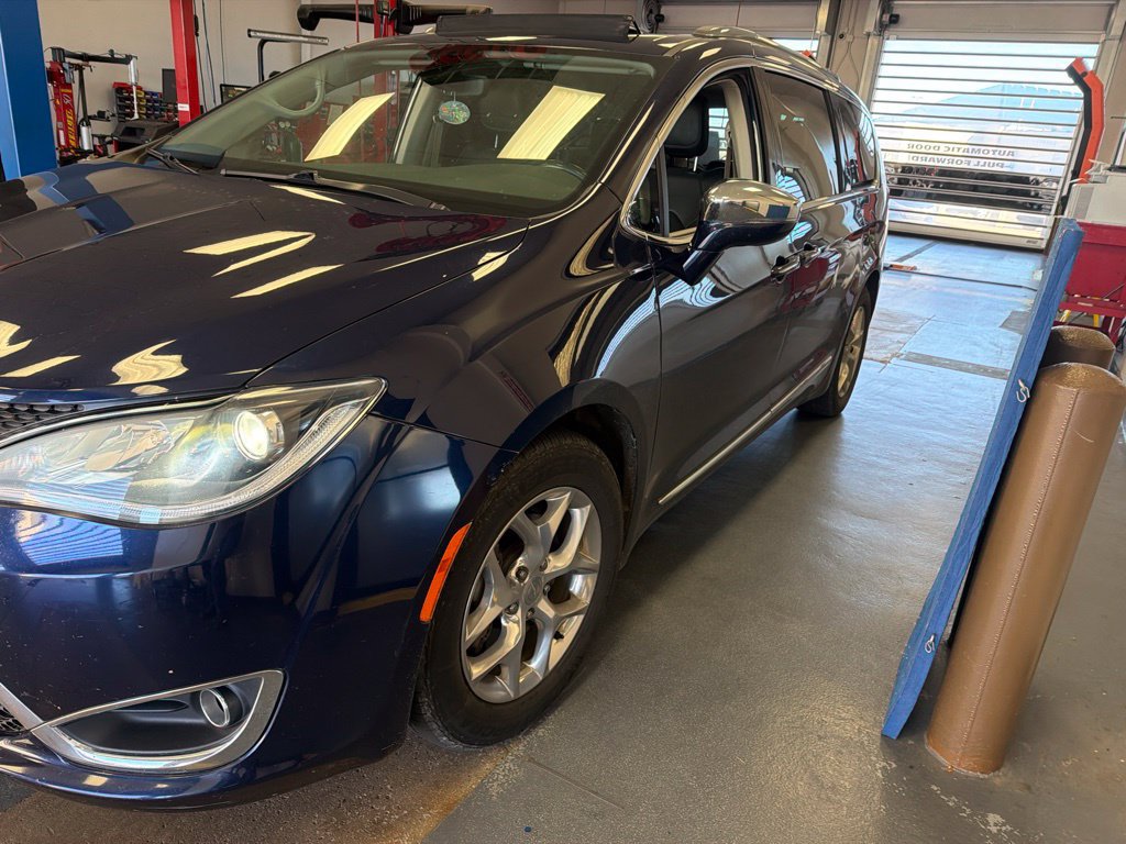 Used 2019 Chrysler Pacifica Limited FWD image 6