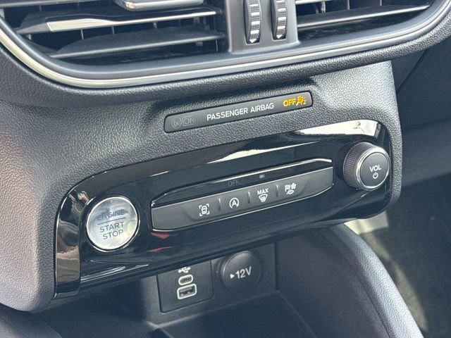 Used 2025 Ford Escape Platinum AWD/4WD image 21