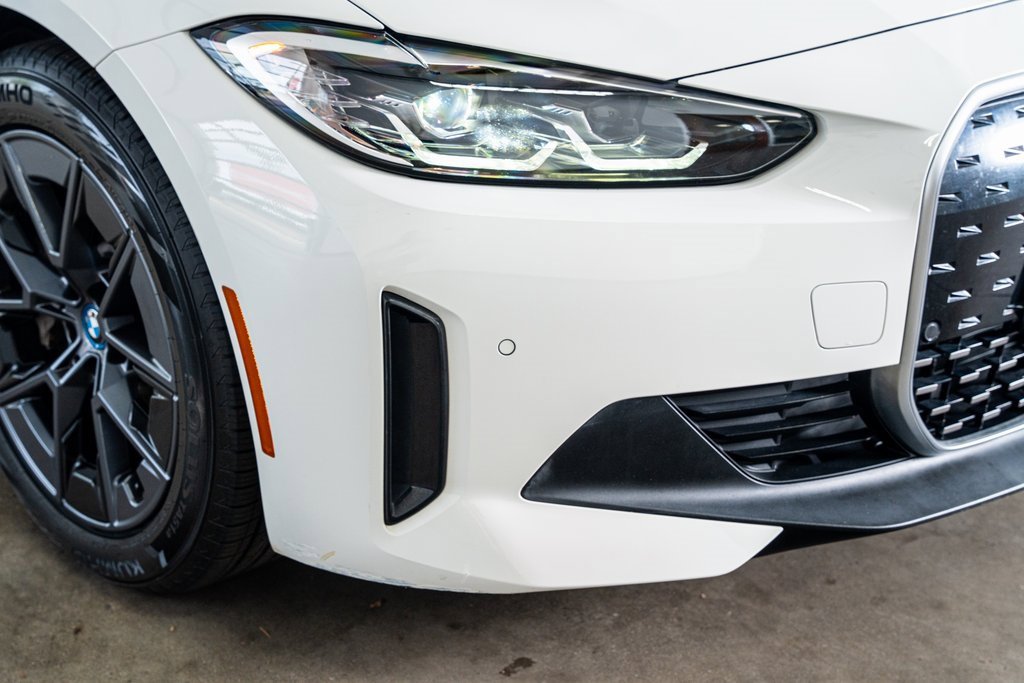 Used 2022 BMW i4 eDrive40 image 17