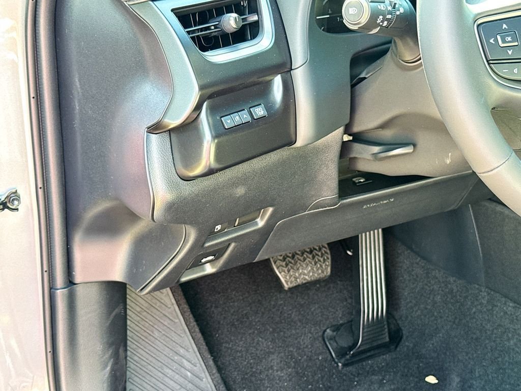 New 2026 Lexus UX 300h FWD image 17