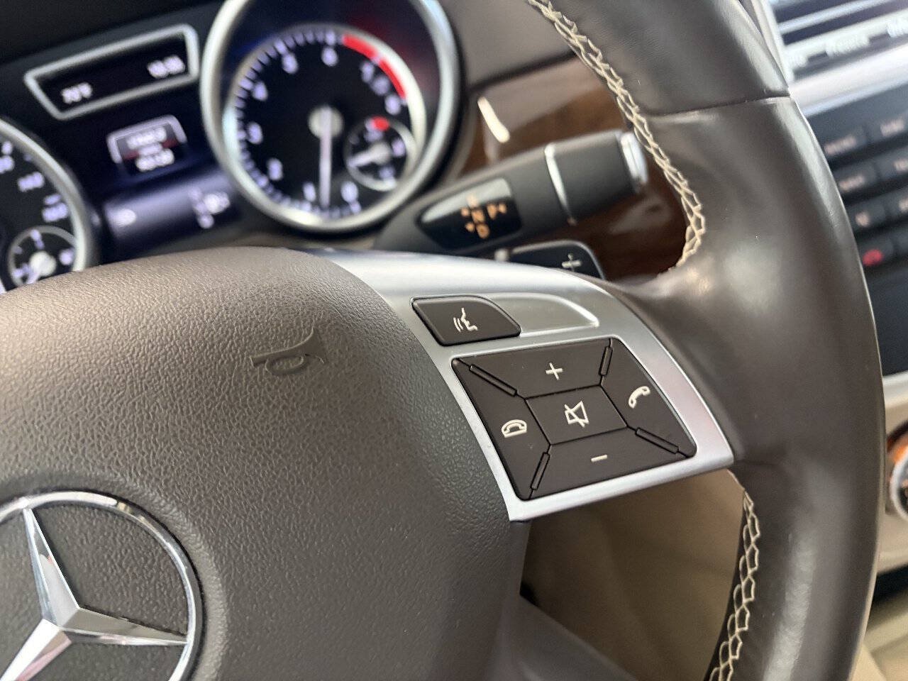 Used 2016 Mercedes-Benz GL 450 4MATIC image 18