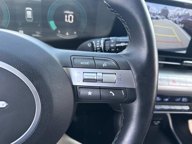 Certified 2025 Hyundai Kona SEL AWD/4WD image 28