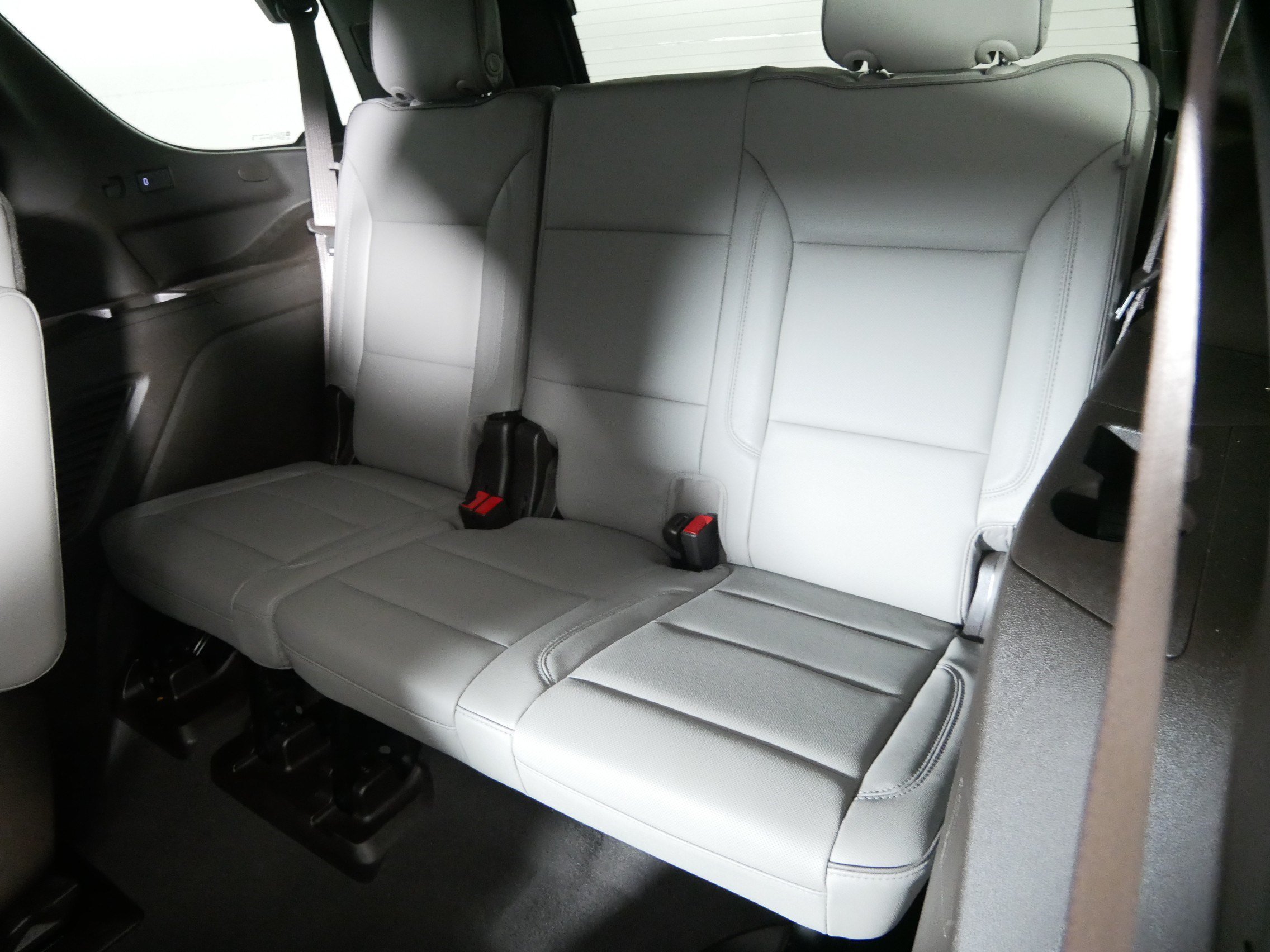 Used 2023 GMC Yukon SLT w/ SLT Premium Package AWD/4WD image 33