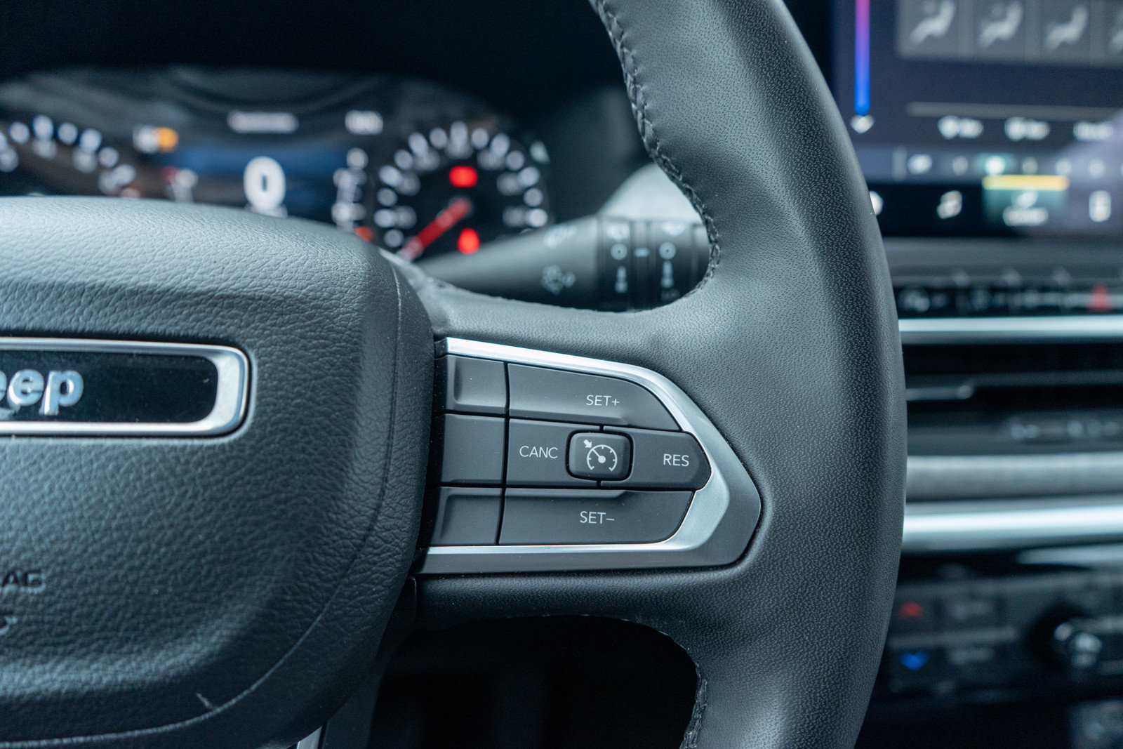 Used 2023 Jeep Compass Latitude image 24