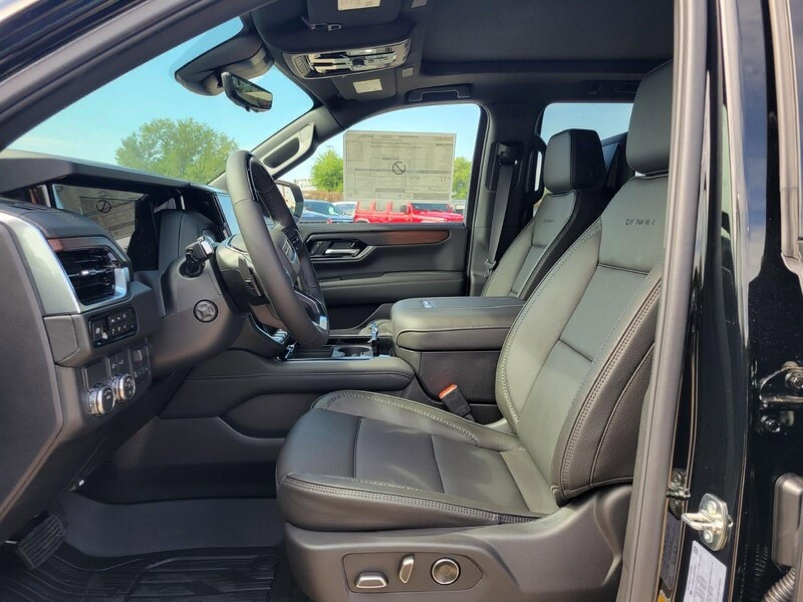 New 2026 GMC Yukon Denali w/ Denali Reserve Package RWD image 23