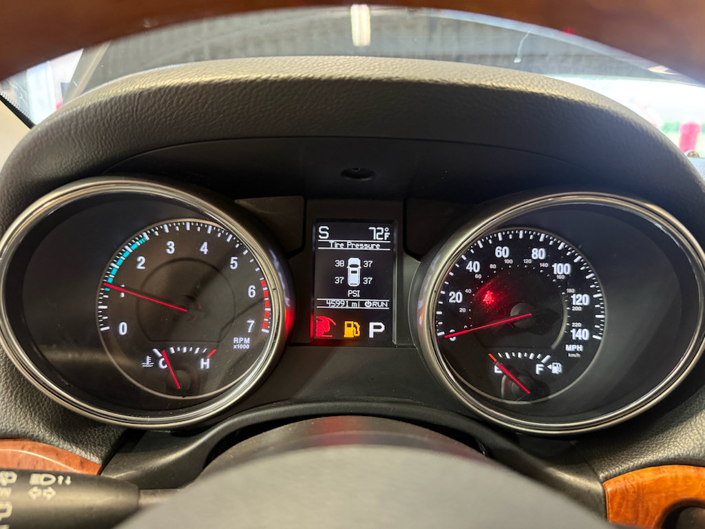 Used 2012 Jeep Grand Cherokee Overland AWD/4WD image 17