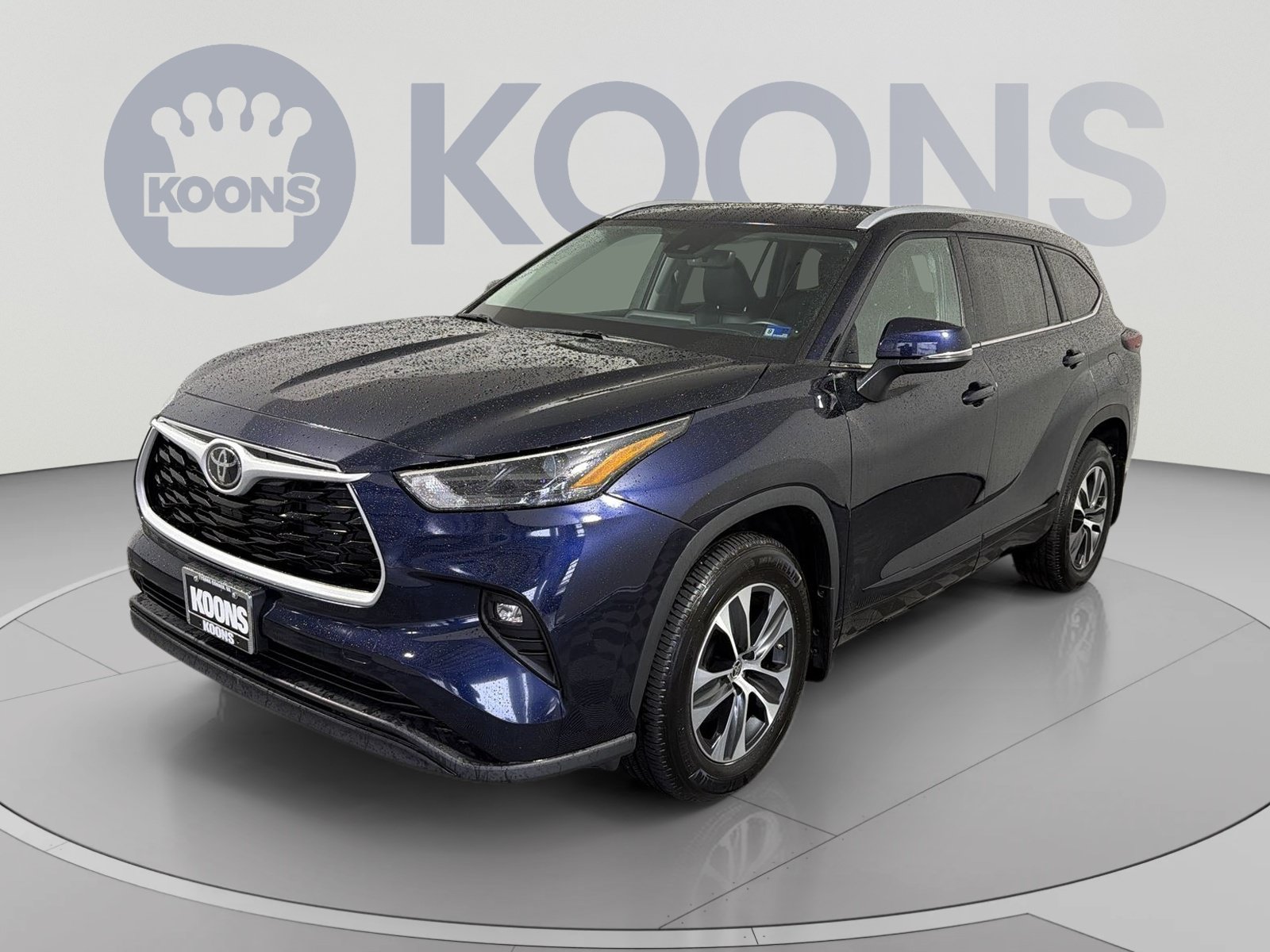Used 2025 Toyota Highlander XLE AWD/4WD image 1