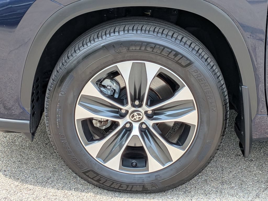 Used 2026 Toyota Highlander XLE AWD/4WD image 15