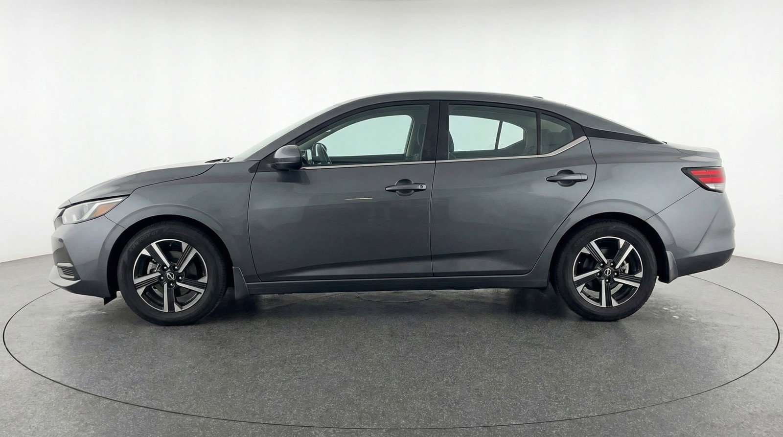 Used 2025 Nissan Sentra SV image 5