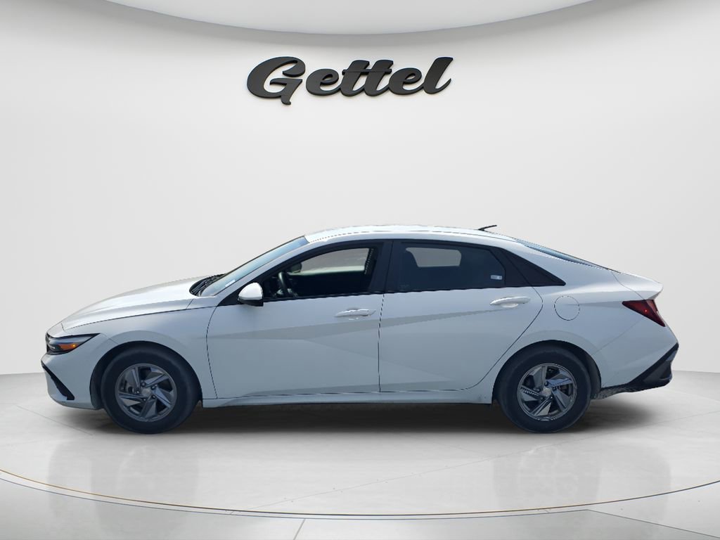 Used 2024 Hyundai Elantra SE image 7