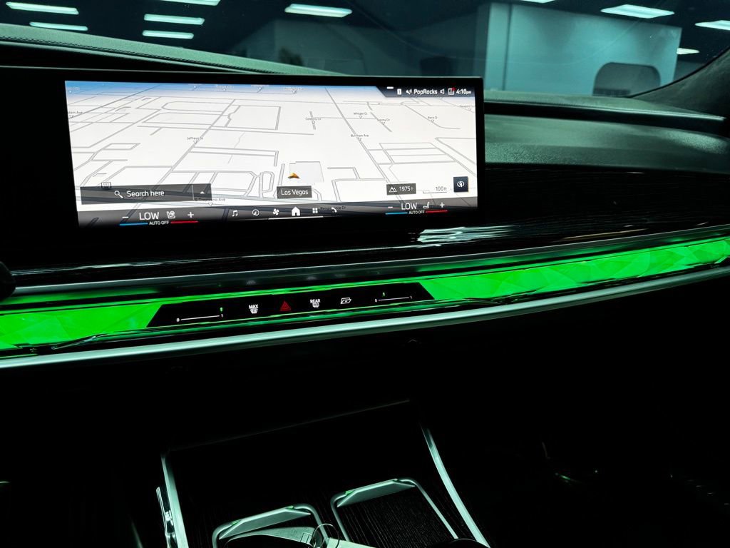 Used 2025 BMW 740i w/ Premium Package image 25