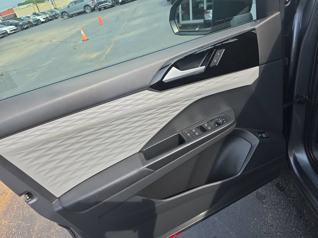 Certified 2022 Volkswagen Taos S AWD/4WD image 16