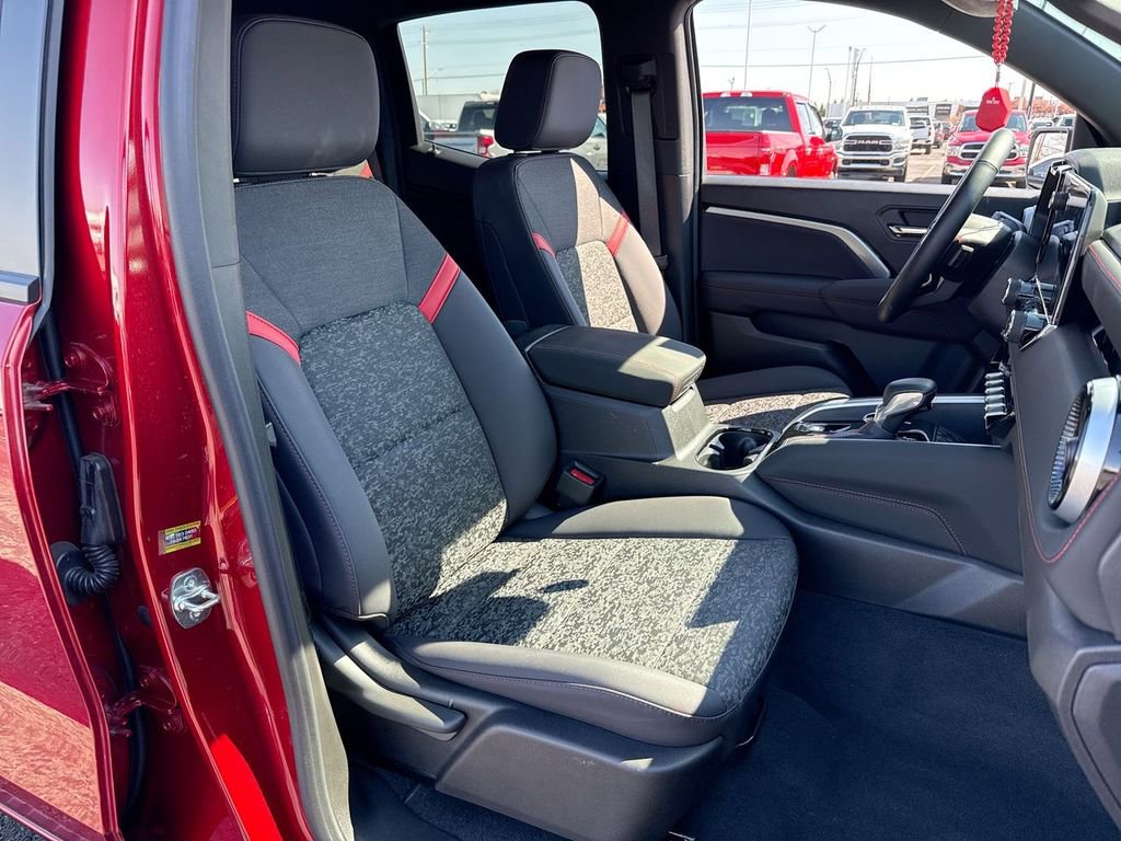 Used 2024 Chevrolet Colorado Z71 w/ Z71 Convenience Package 2 image 25