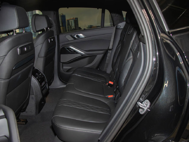 New 2027 BMW X6 xDrive40i w/ Executive Package AWD/4WD image 21