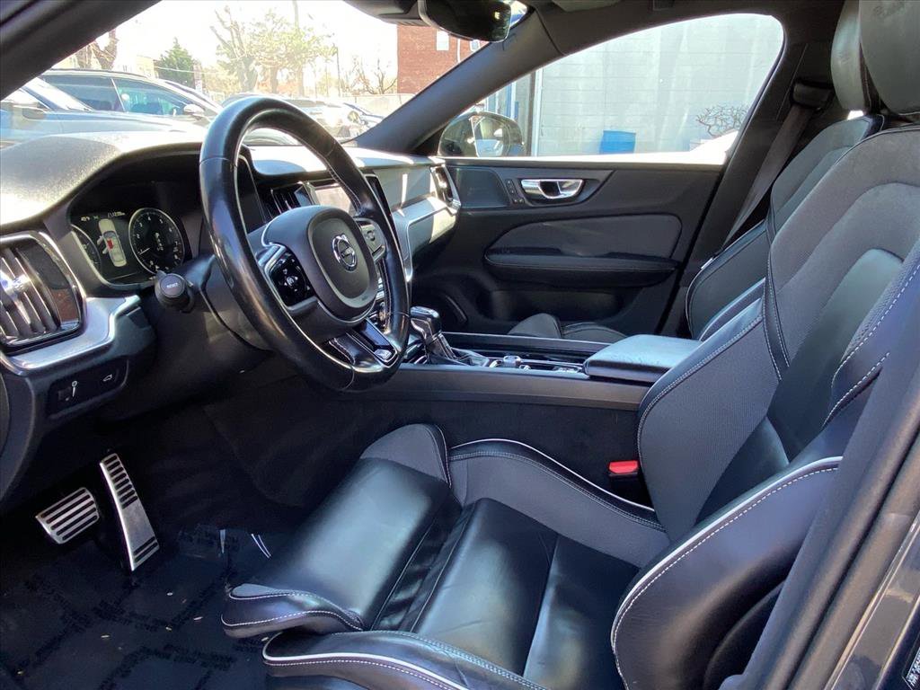 Used 2019 Volvo S60 T6 R-Design image 10