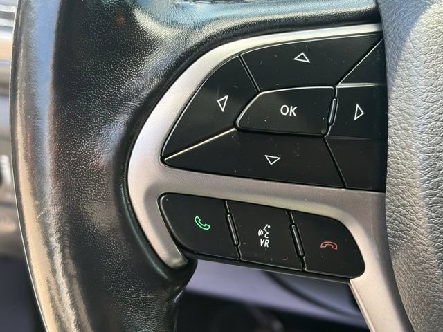 Used 2020 Jeep Grand Cherokee Laredo AWD/4WD image 17