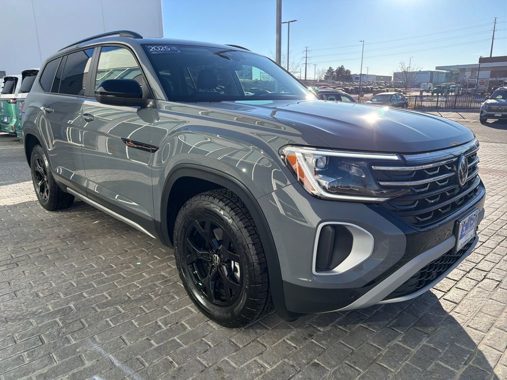 Certified 2025 Volkswagen Atlas Peak Edition SE image 9