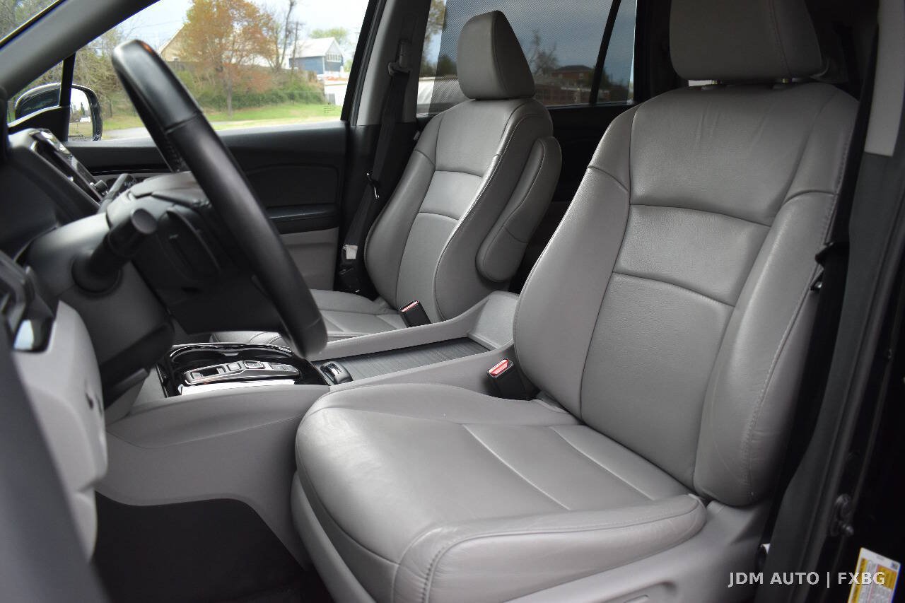 Used 2019 Honda Pilot Touring image 12
