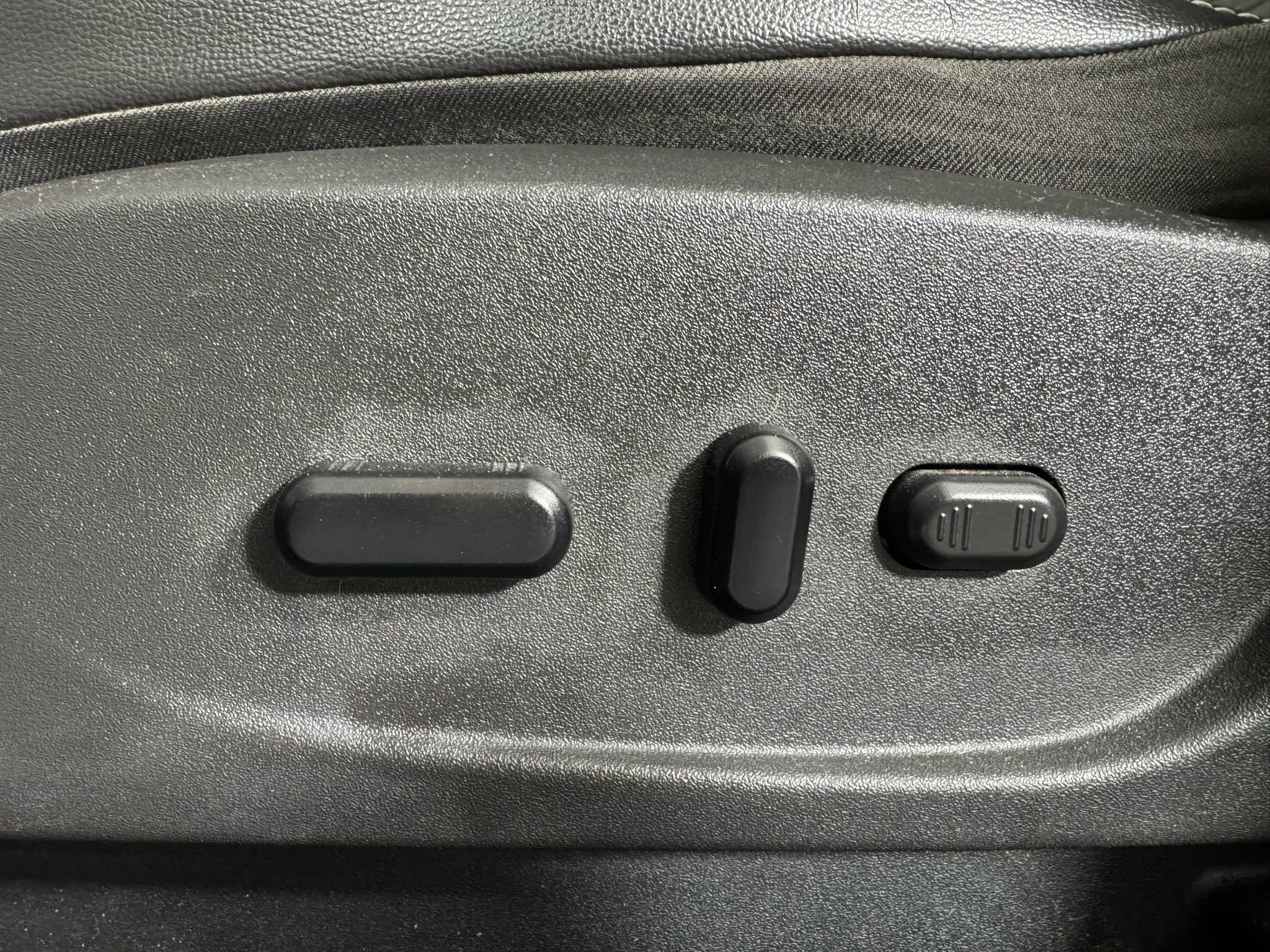 Used 2019 Ford Escape SE FWD image 32
