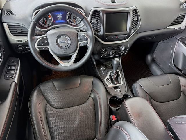 Used 2018 Jeep Cherokee Trailhawk w/ Quick Order Package 25L image 22