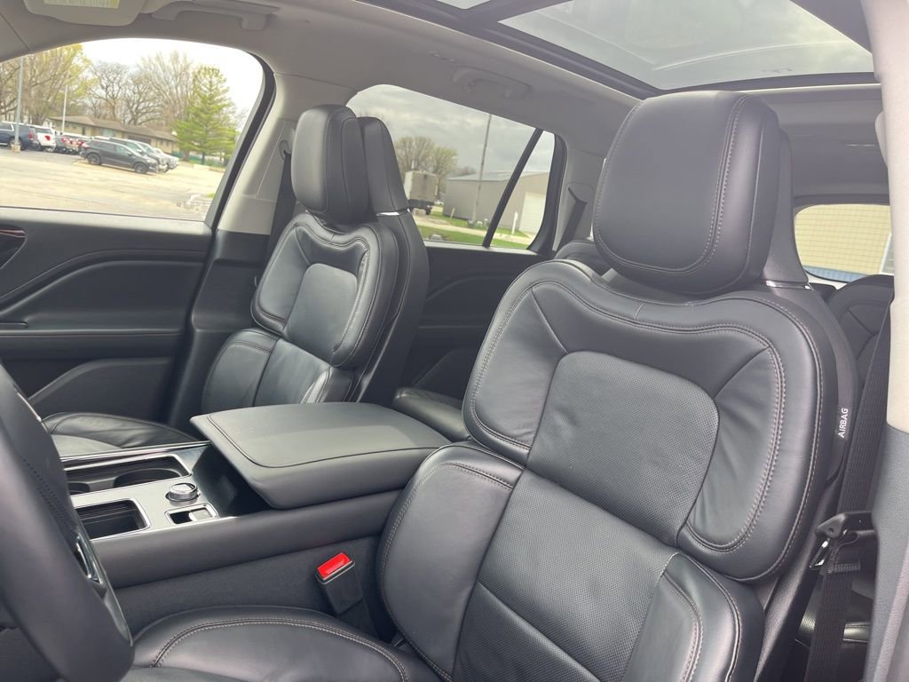 Used 2025 Lincoln Aviator Reserve w/ Equipment Group 201A image 12