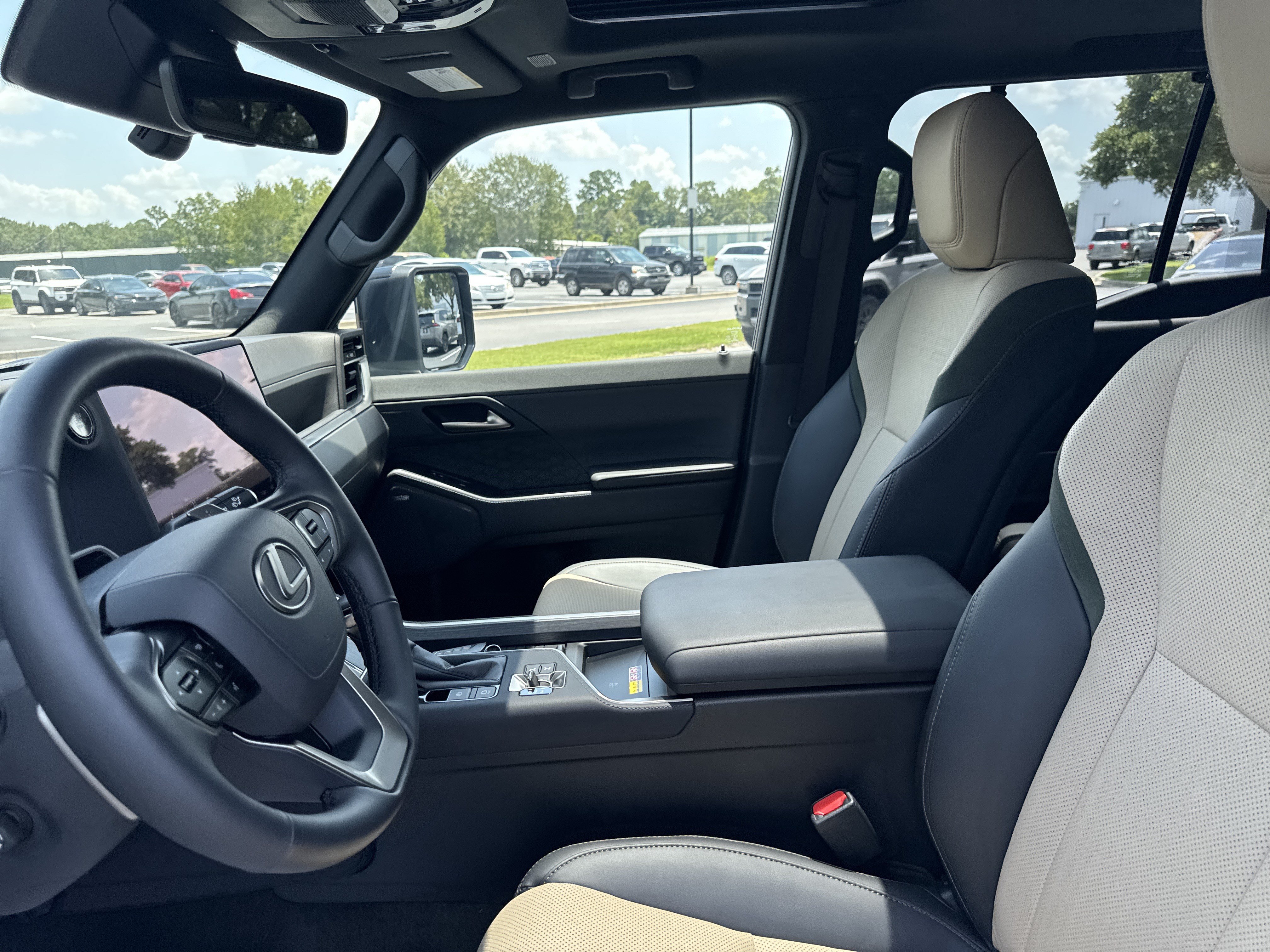 Used 2026 Lexus GX 550 AWD/4WD image 13