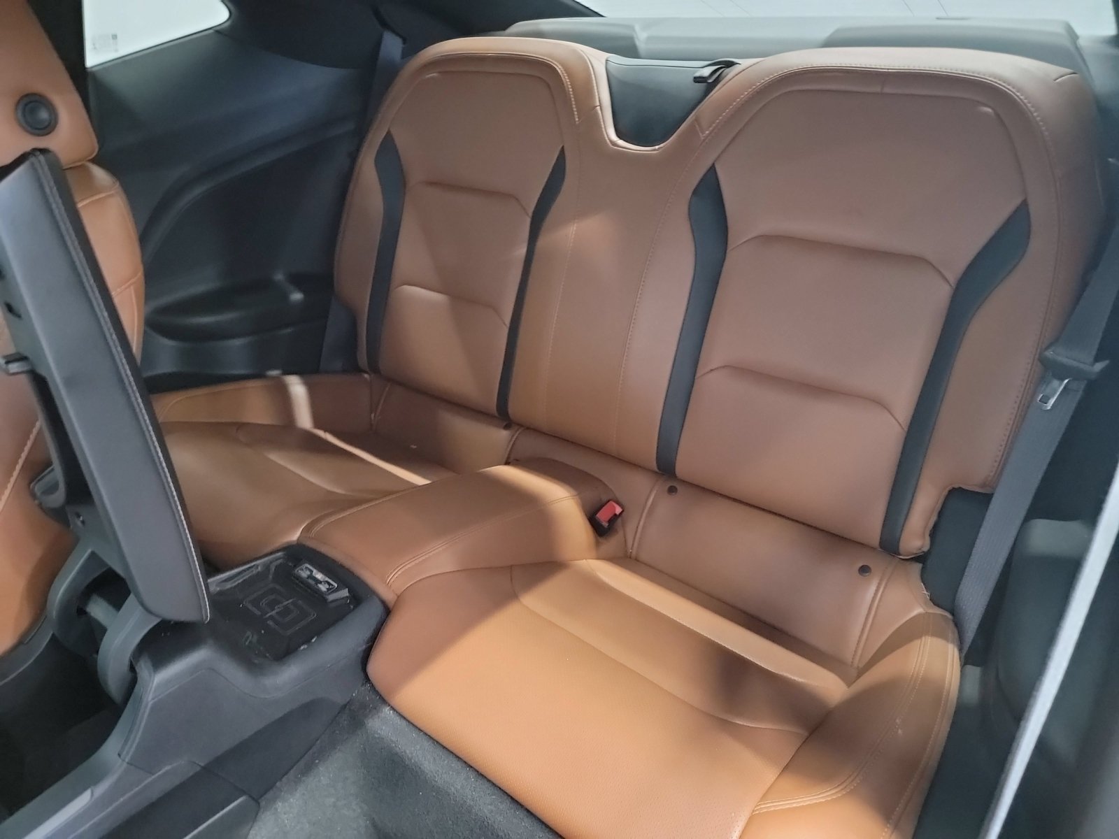Used 2018 Chevrolet Camaro LT RWD image 27